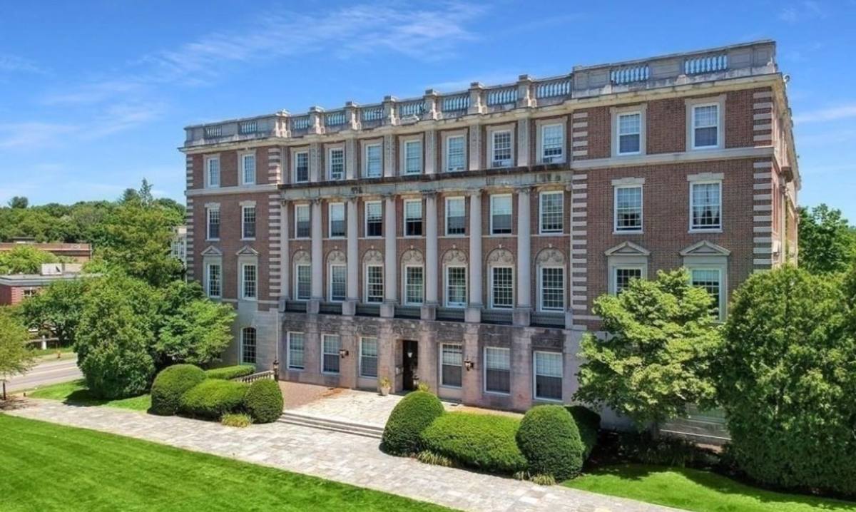Apartment for rent at 16 Balmoral St #107, Andover, MA 01810