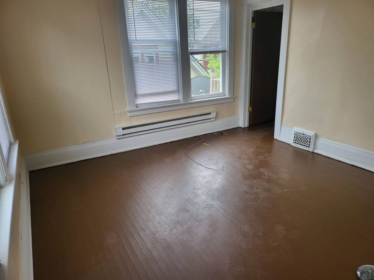 Apartment for rent at 1425-27 W Greenfield Ave, Milwaukee, WI 53204