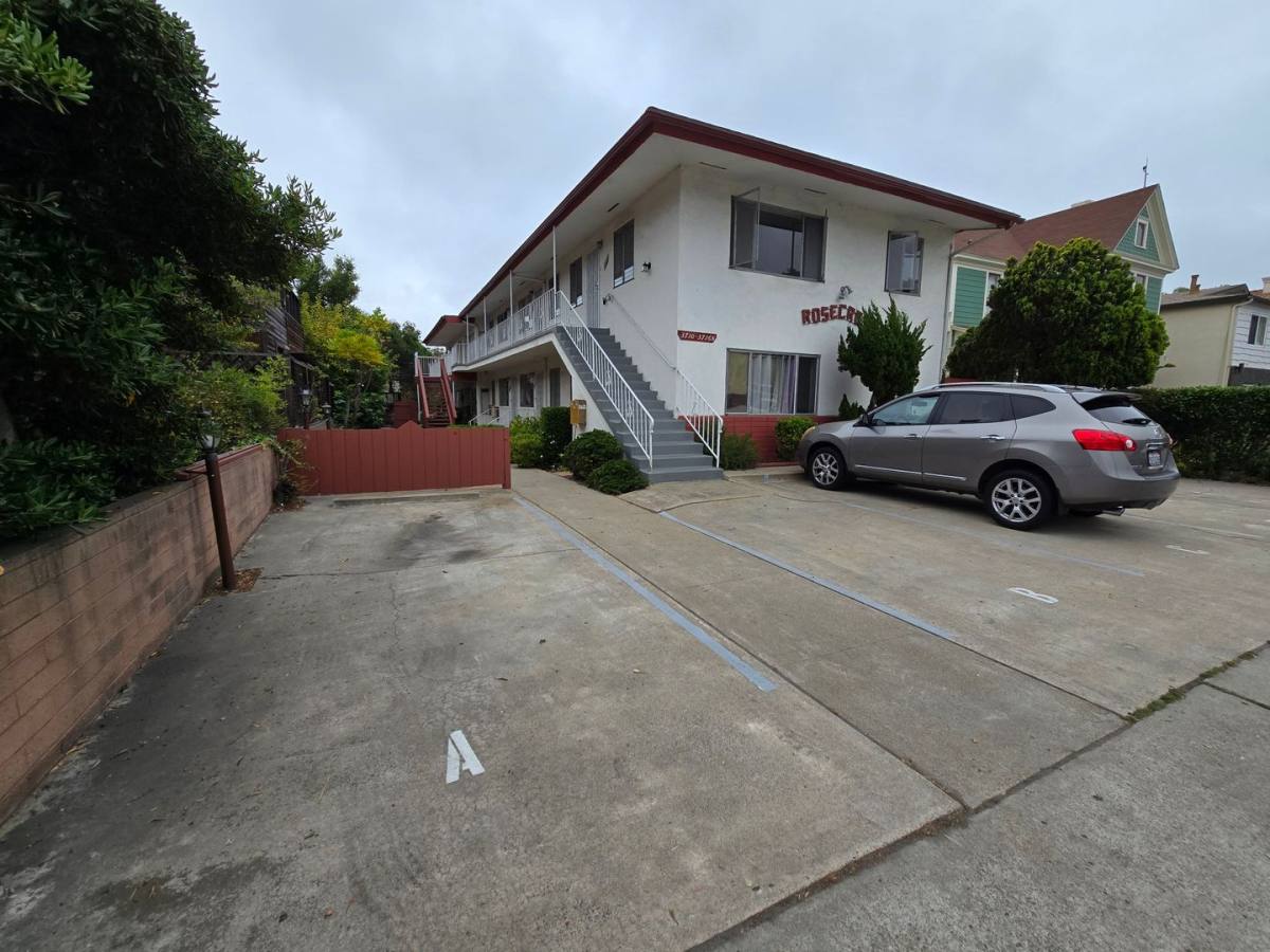 Apartment for rent at 3710 1st Ave, San Diego, CA 92103
