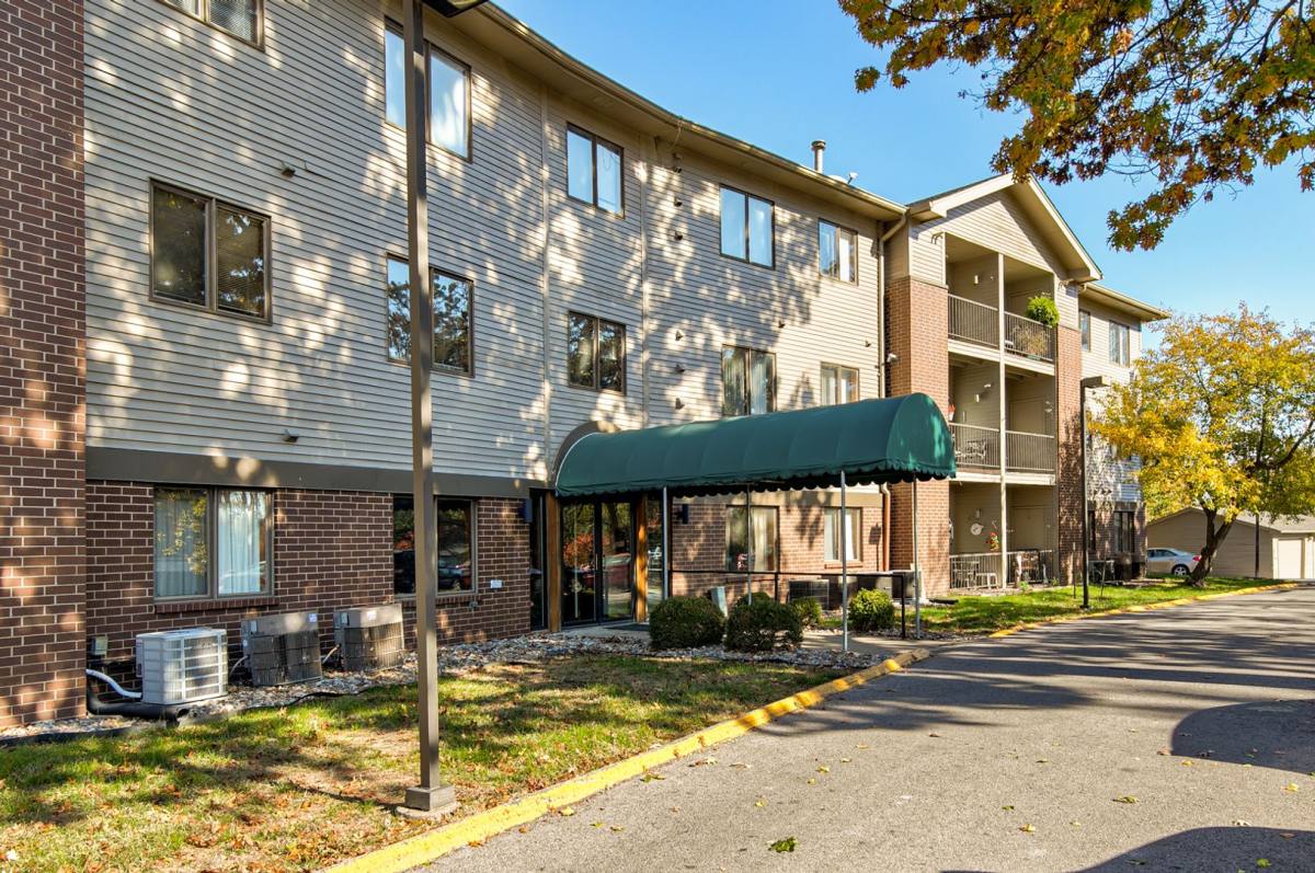 Apartment for rent at 2929 Beaver Ave, Des Moines, IA 50310