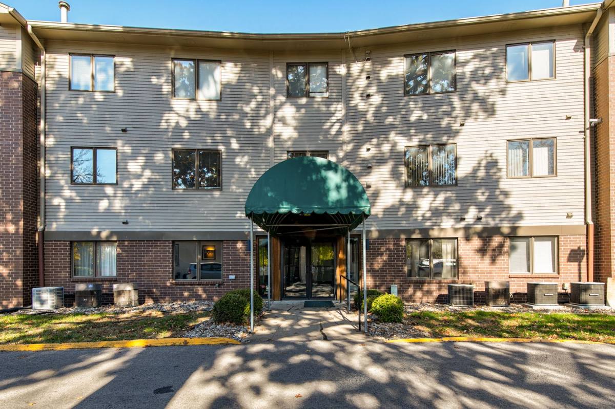 Apartment for rent at 2929 Beaver Ave, Des Moines, IA 50310