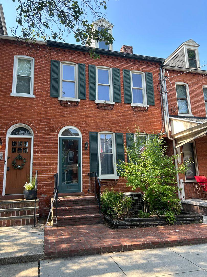 House for rent at 521 W Walnut St, Lancaster, PA 17603
