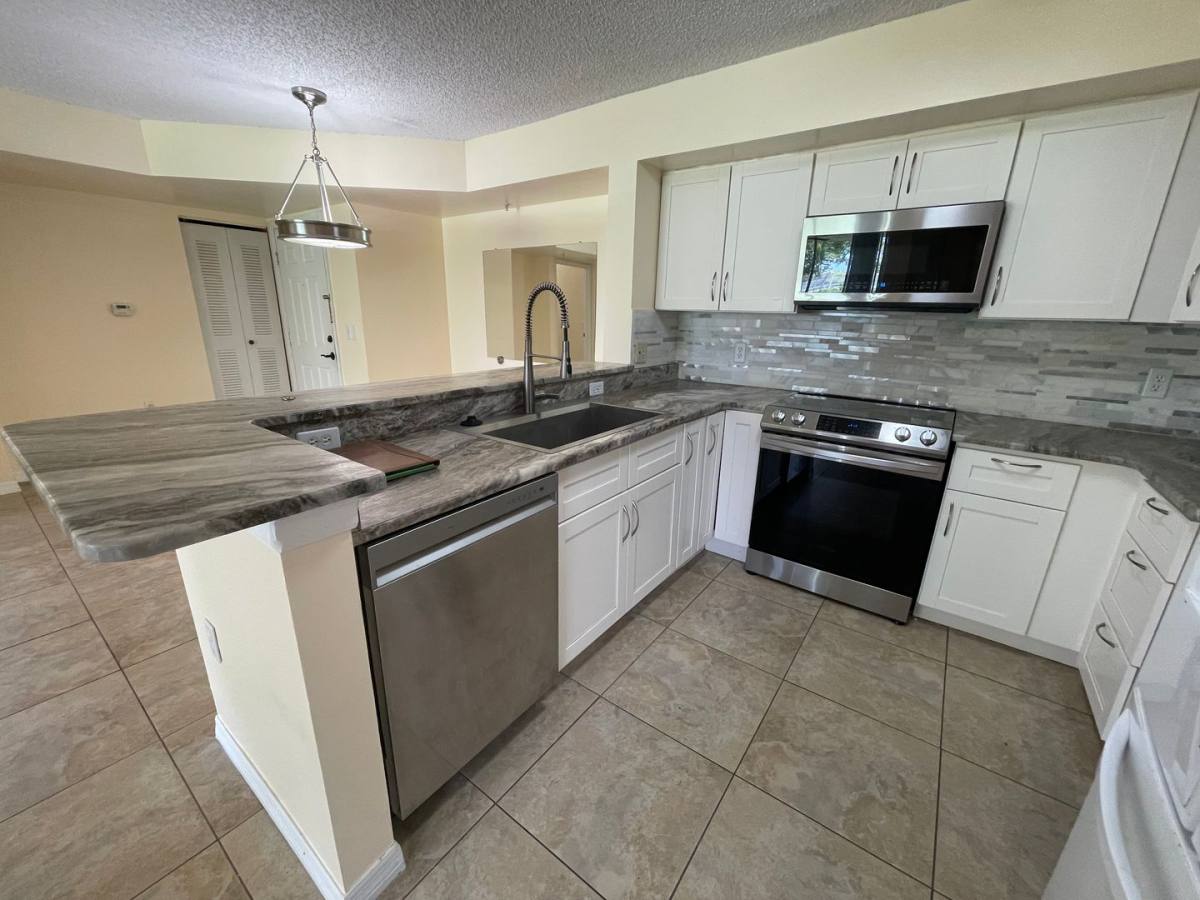 Condo for rent at 1180 Wildwood Lakes Blvd, Naples, FL 34104