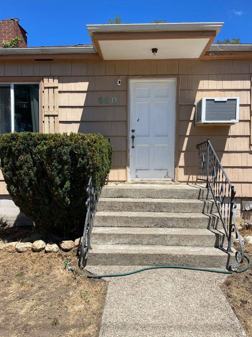 House for rent at 980 Alameda, Roseburg, OR 97470