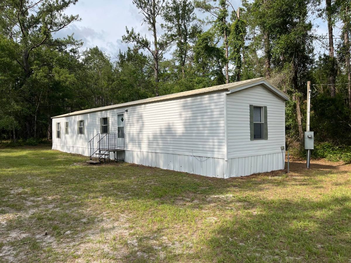 House for rent at 17752 14th Trace, Live Oak, FL 32060