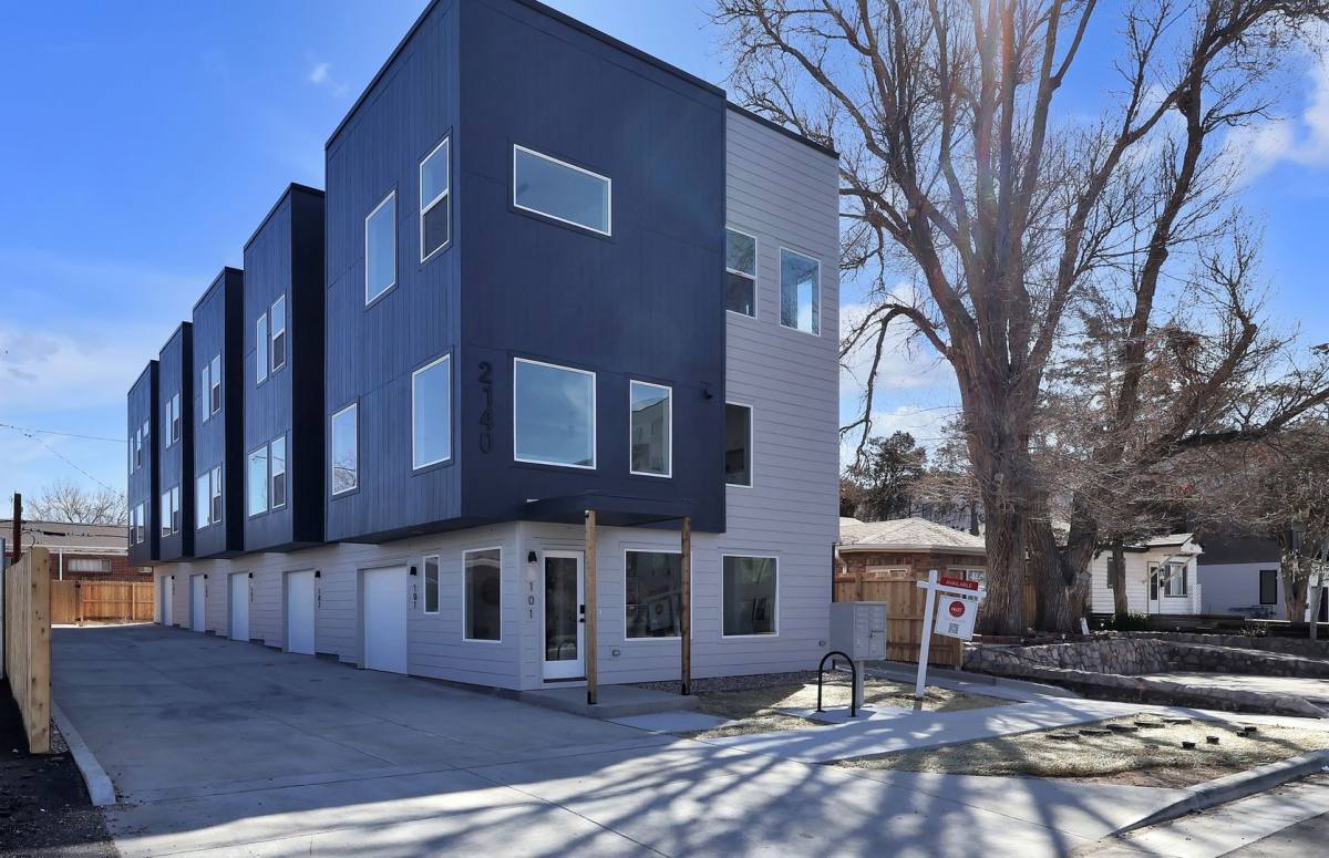 Townhouse for rent at 2140 S Ash St, Denver, CO 80222