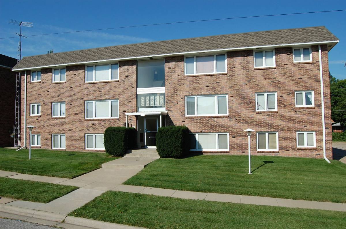 Apartment for rent at 411 N 57th St, Lincoln, NE 68505
