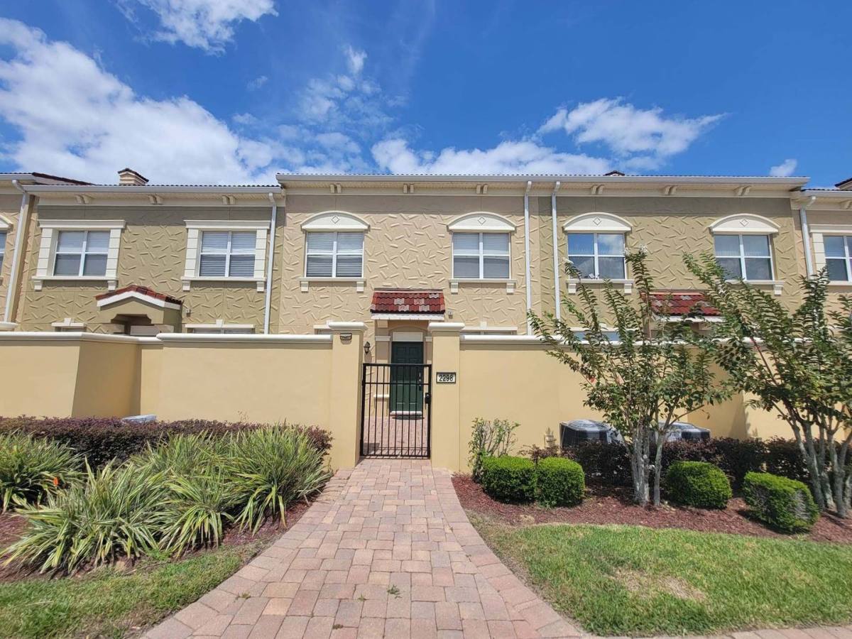 Townhouse for rent at 2298 Bella Vista Dr, Davenport, FL 33897