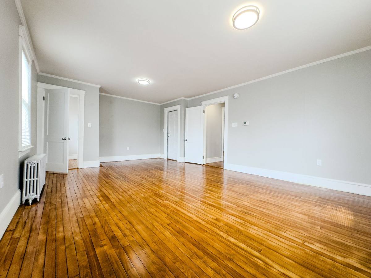87 Gage St, Augusta, ME 04330