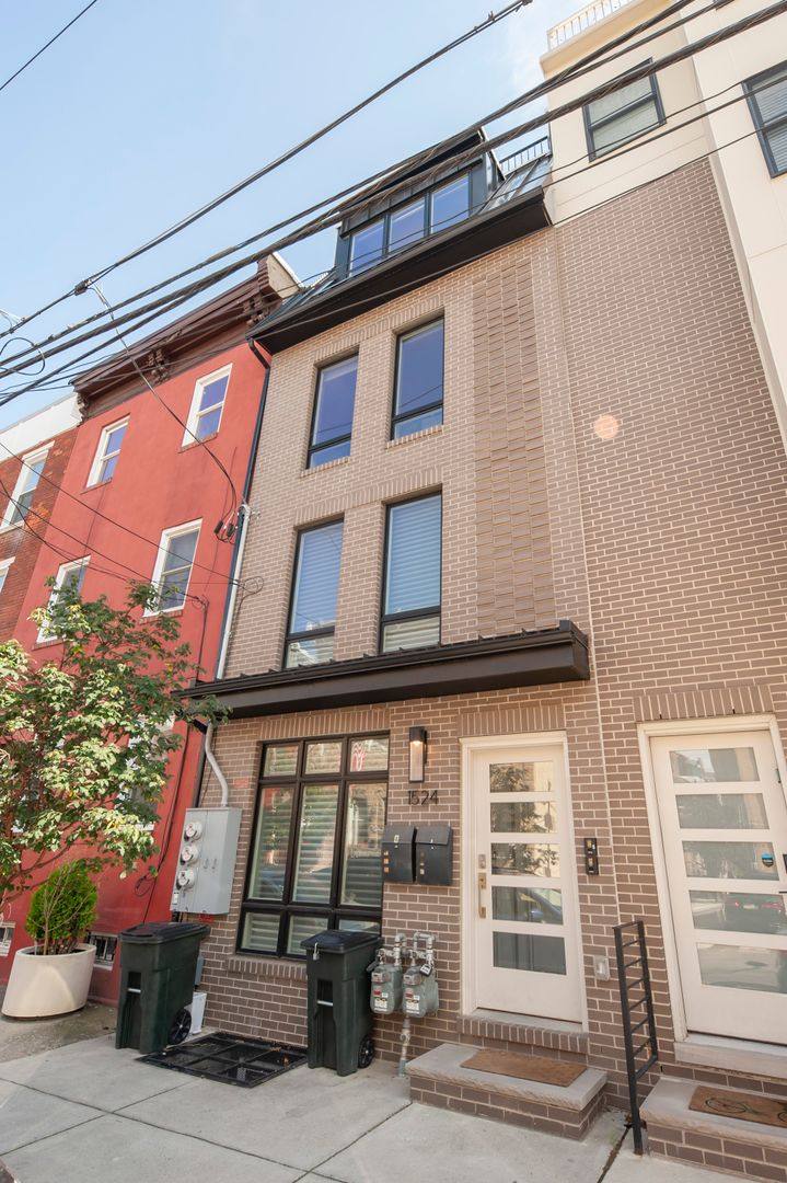 House for rent at 1524 Catharine St, Philadelphia, PA 19146