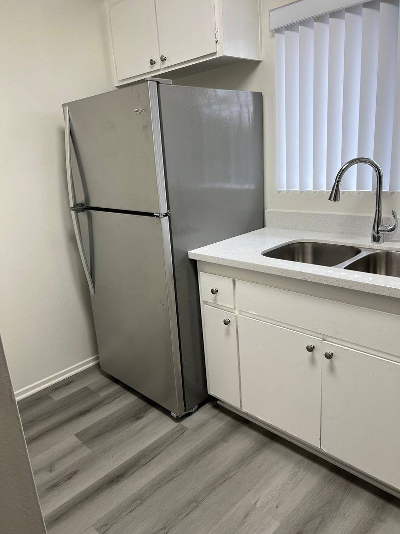 Apartment for rent at 6400 Lincoln Ave, Buena Park, CA 90620