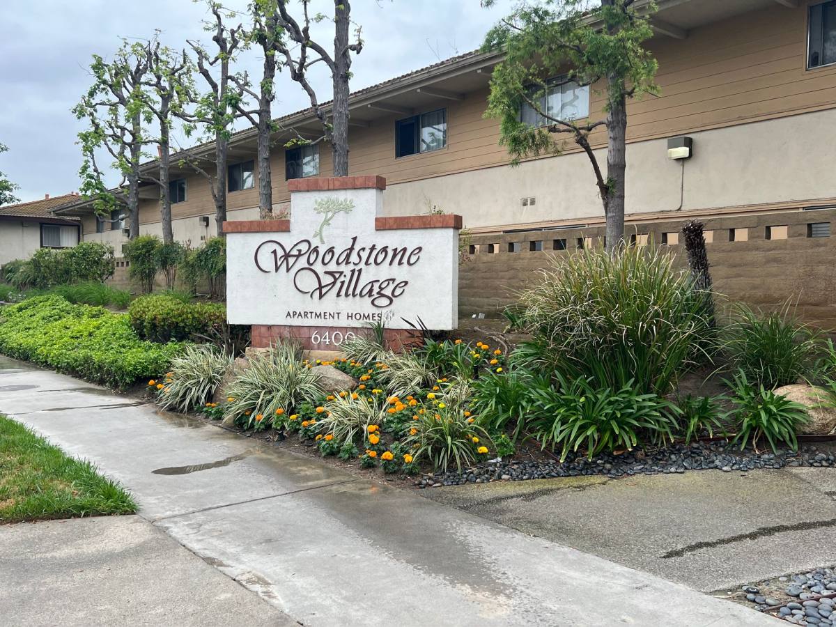 Apartment for rent at 6400 Lincoln Ave, Buena Park, CA 90620