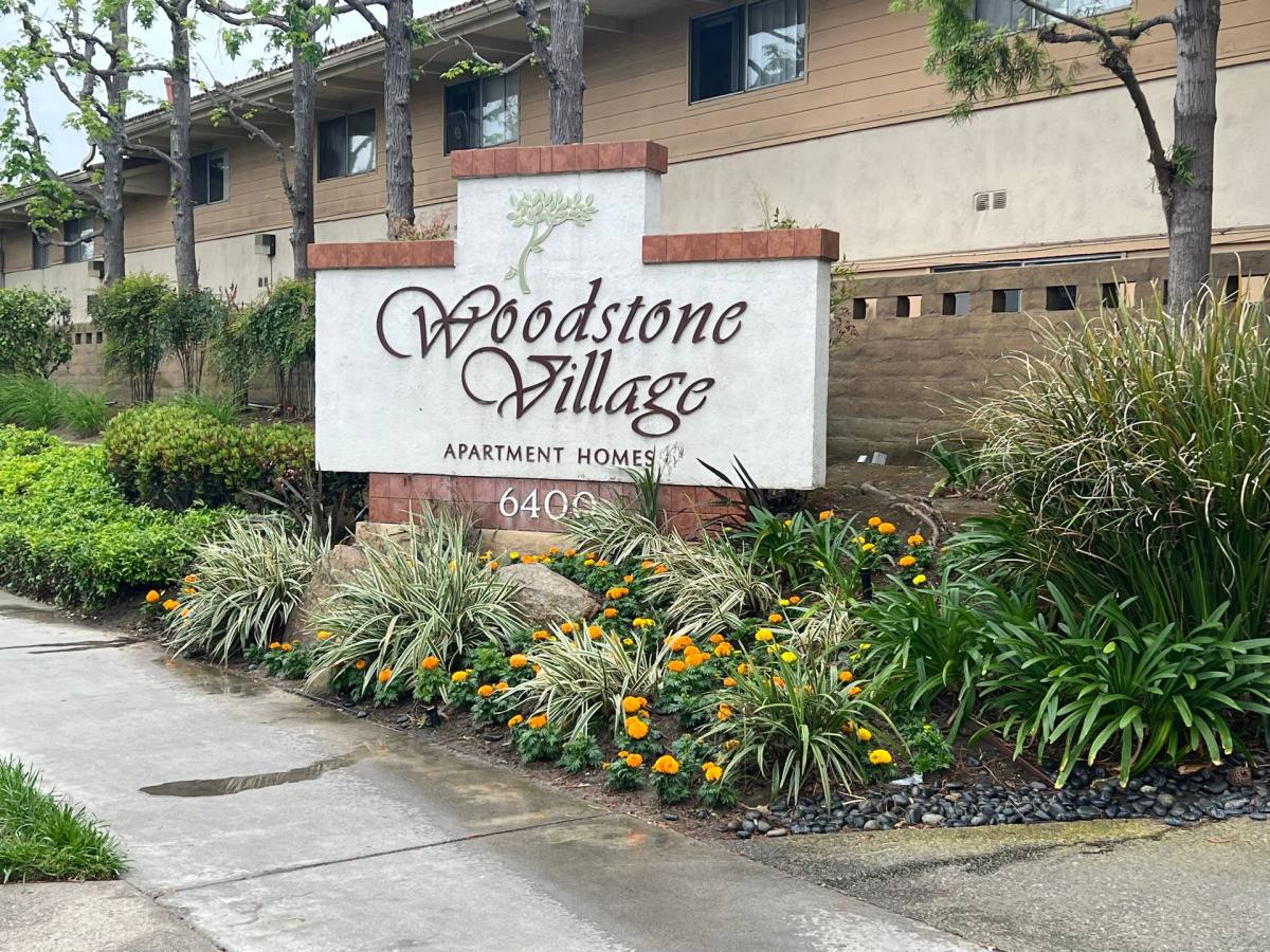 Apartment for rent at 6400 Lincoln Ave, Buena Park, CA 90620