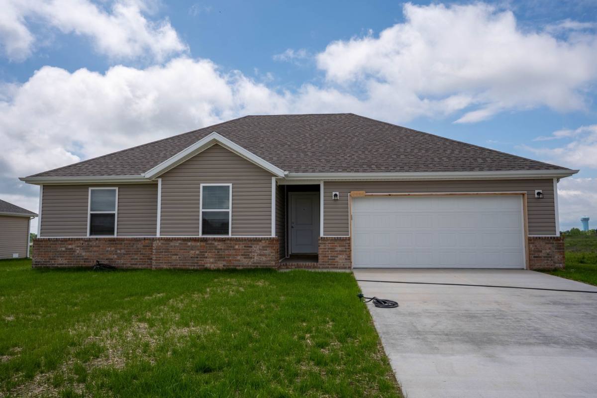 House for rent at 2245 S Cheri Dr, Bolivar, MO 65613