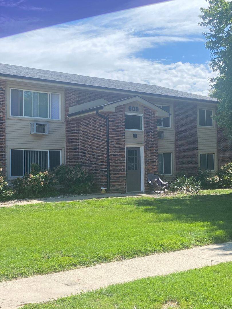 Apartment for rent at 608 NE 4th St, Grimes, IA 50111