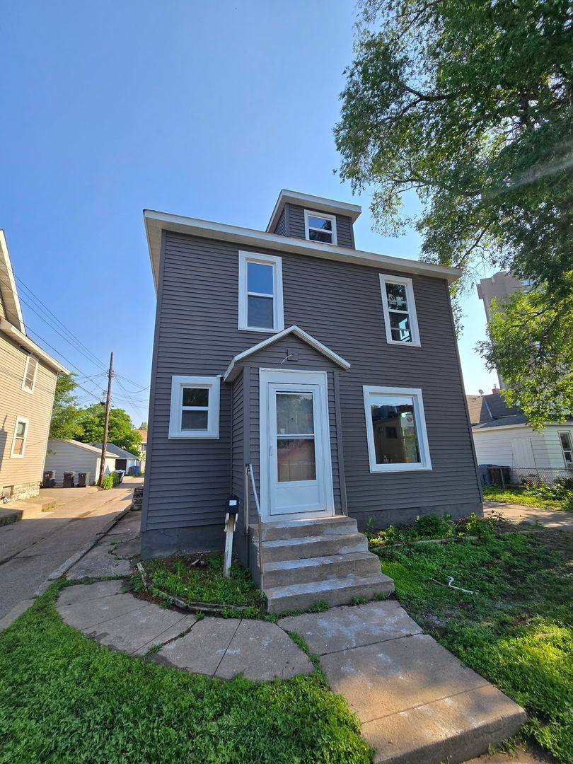 House for rent at 613 17th Ave NE, Minneapolis, MN 55413
