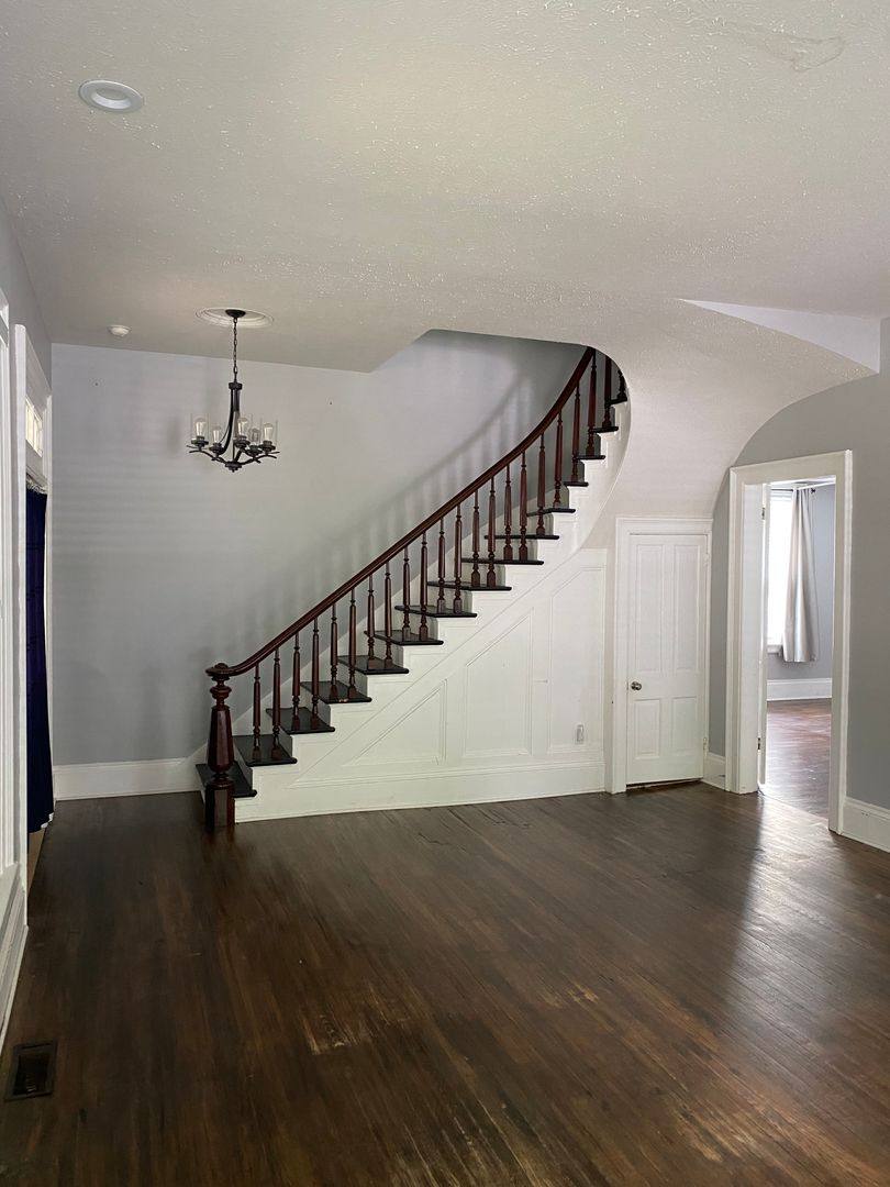 House for rent at 221 N 8th St, Petersburg, IL 62675