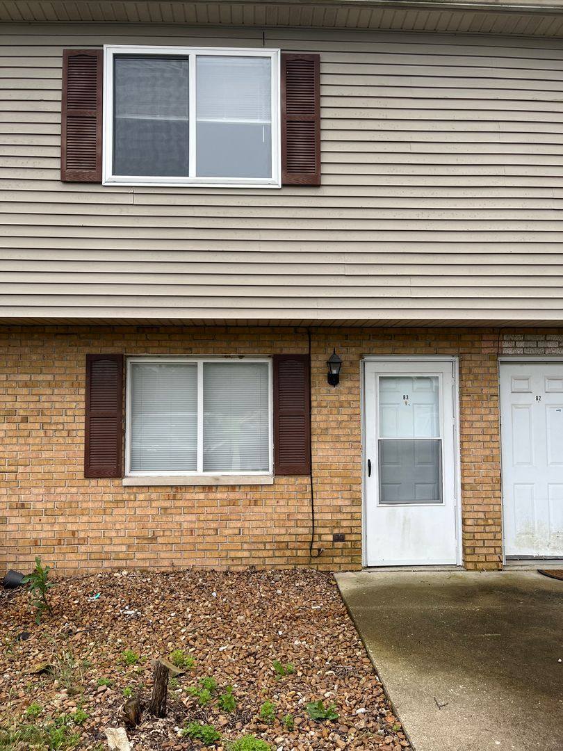Townhouse for rent at 23105 Lake Dr, Elsah, IL 62028