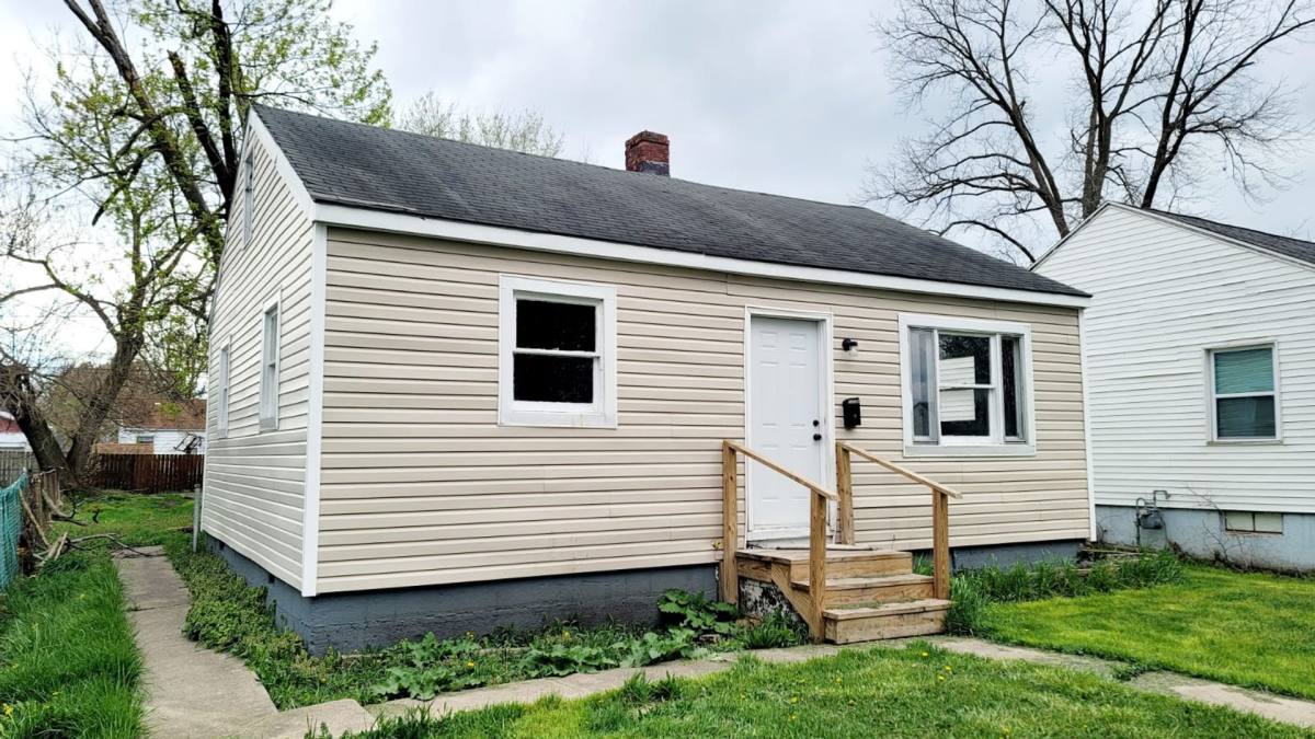House for rent at 529 S Kenmore St, South Bend, IN 46619