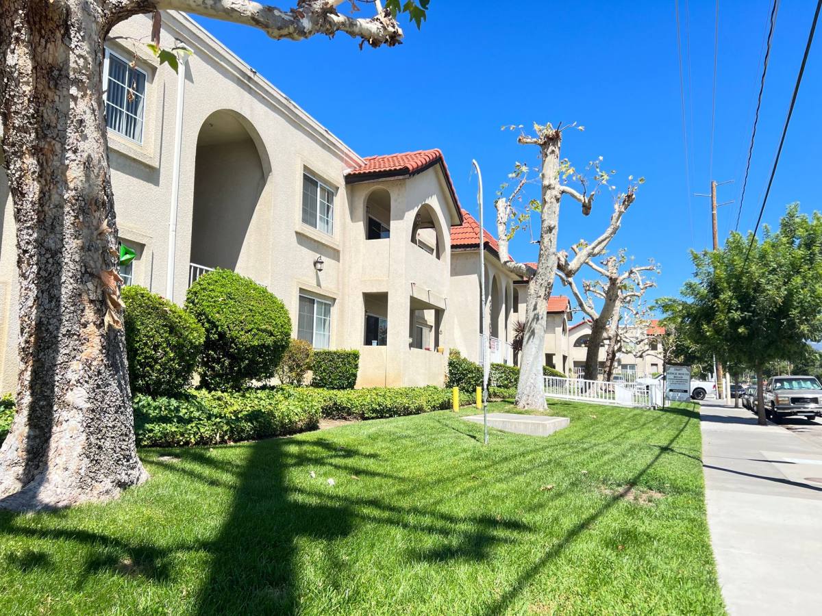 Apartment for rent at 31657 Ridge Route Rd, Castaic, CA 91384
