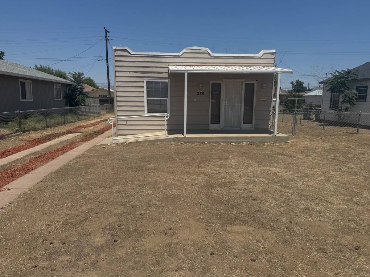 House for rent at 385 E Houston St, Coalinga, CA 93210