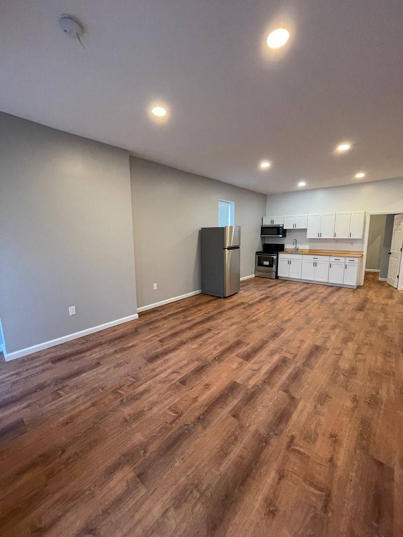 Apartment for rent at 113 William St, Newburgh, NY 12550