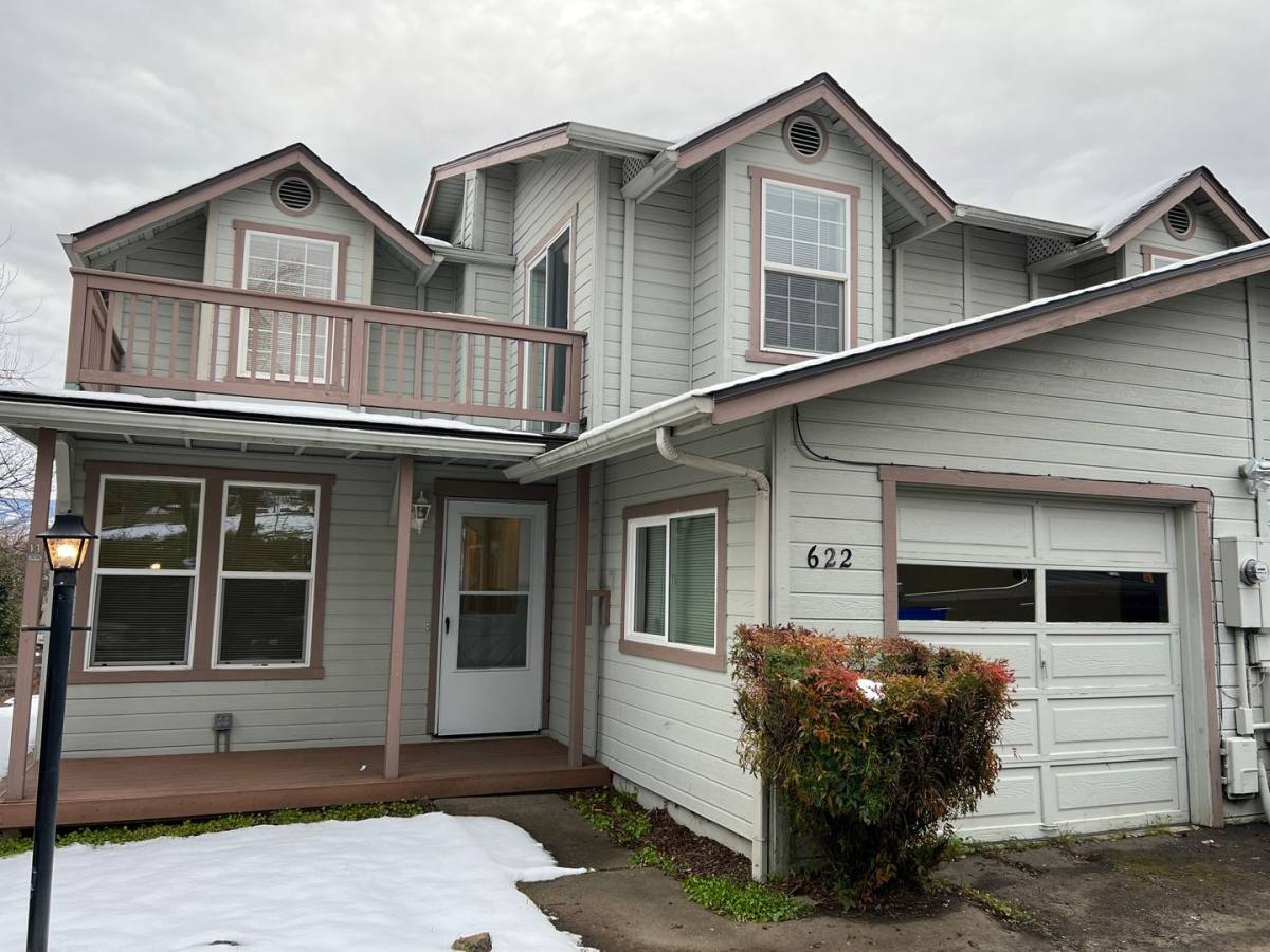 620-622 Scenic Dr, Ashland, OR 97520