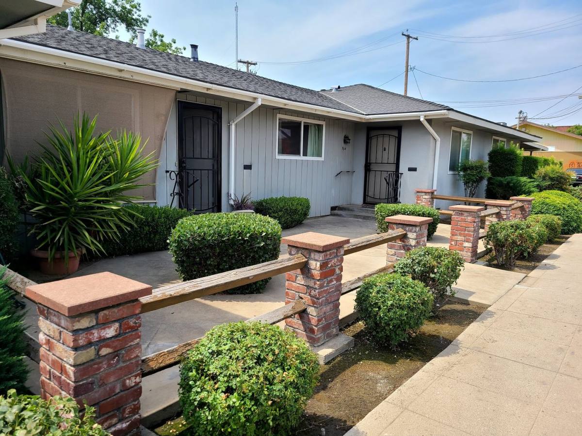 Apartment for rent at 1614 12th St, Reedley, CA 93654
