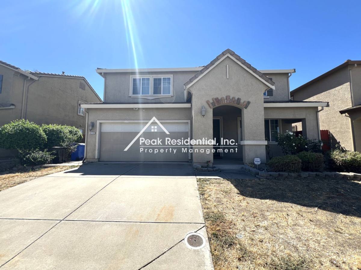 House for rent at 8220 Sheldon Place Dr, Elk Grove, CA 95624