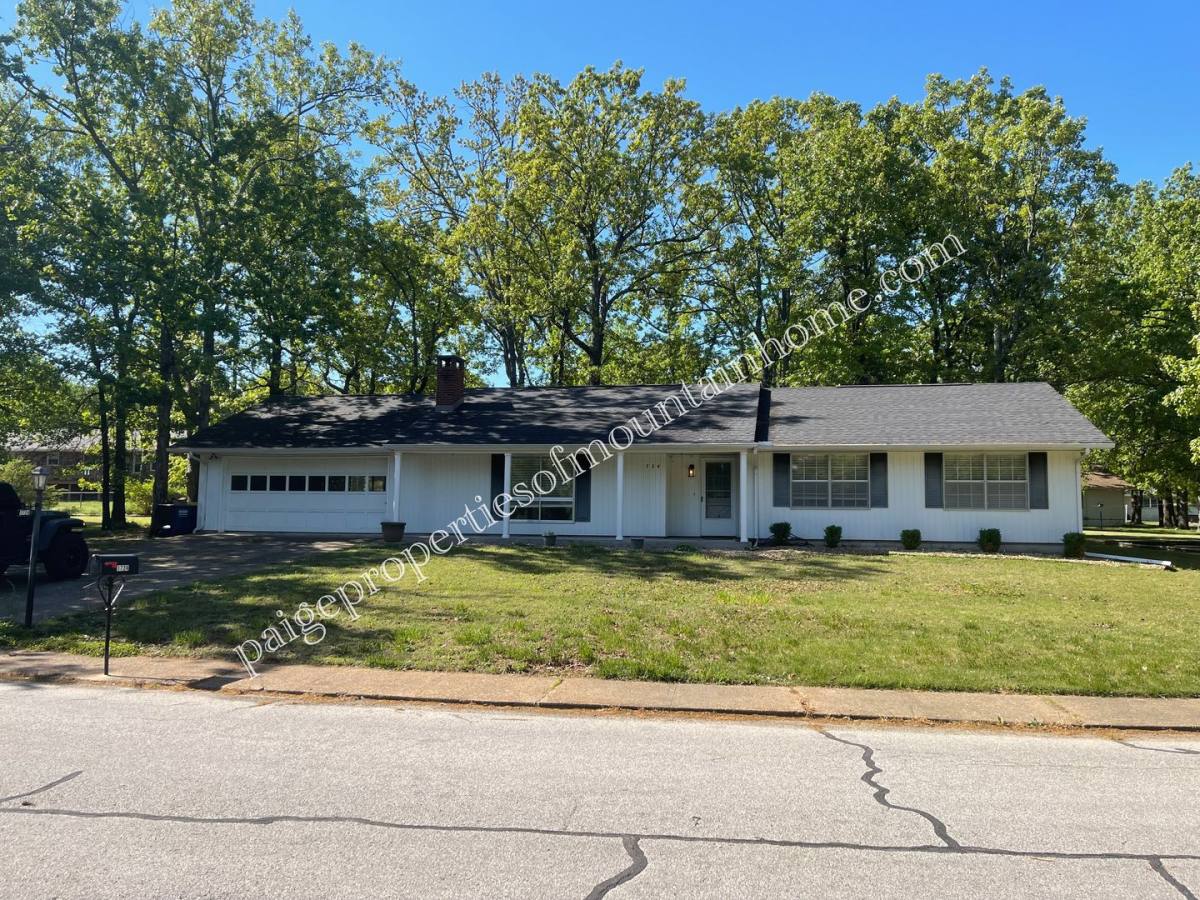 House for rent at 1724 Katherine Dr, Mountain Home, AR 72653