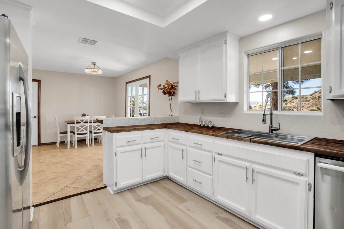 House for rent at 5816 Buena Suerte Rd, Yucca Valley, CA 92284