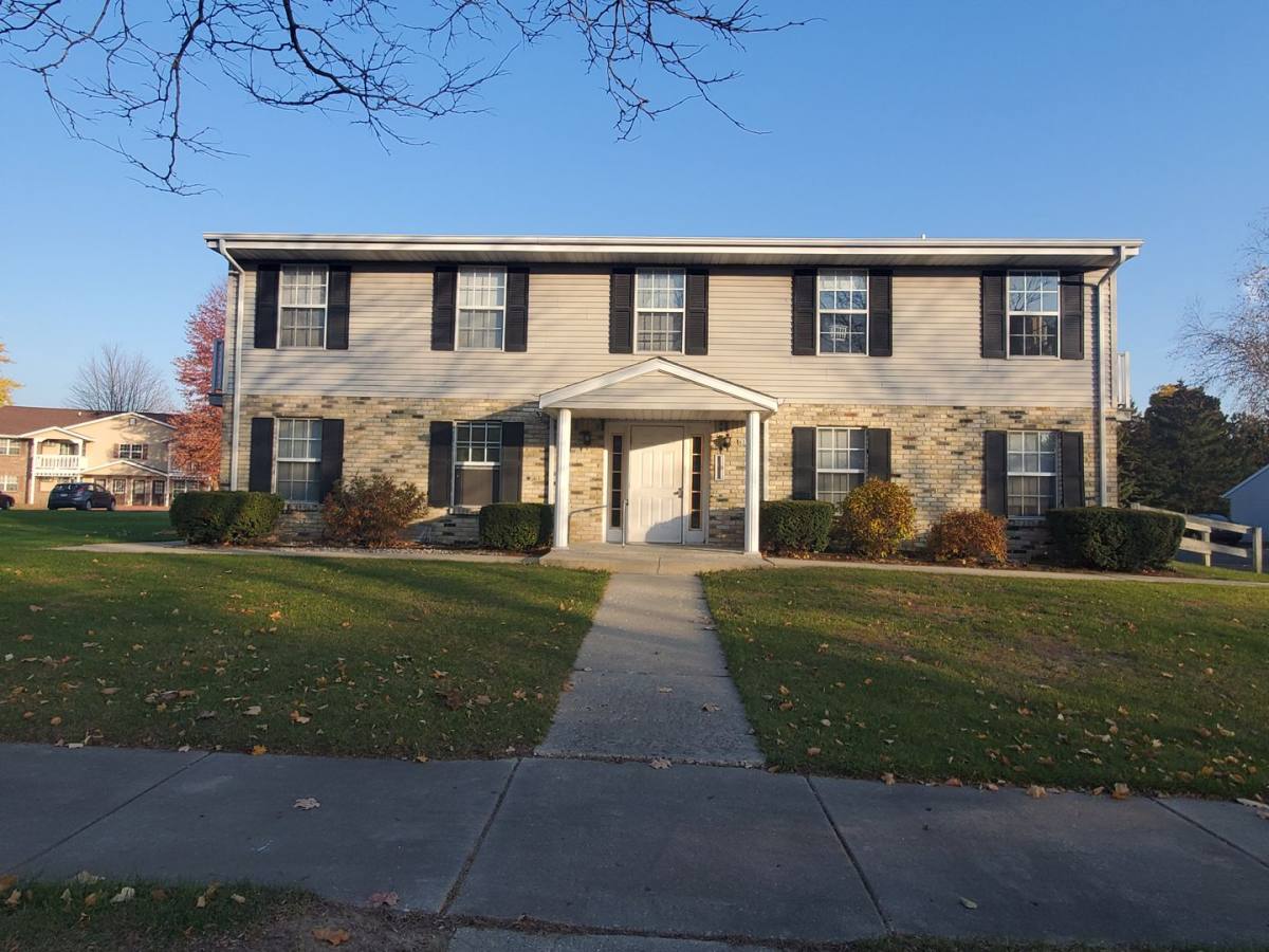 Apartment for rent at 439 Sheridan Dr, West Bend, WI 53095