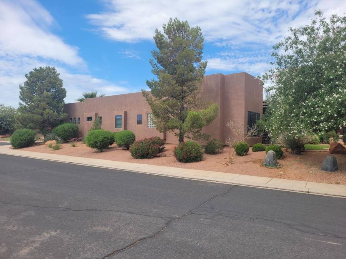House for rent at 4912 Boulder View Dr, Hurricane, UT 84737