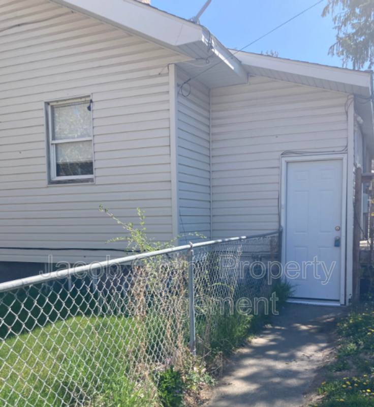 Apartment for rent at 204 6th St #B, Idaho Falls, ID 83401