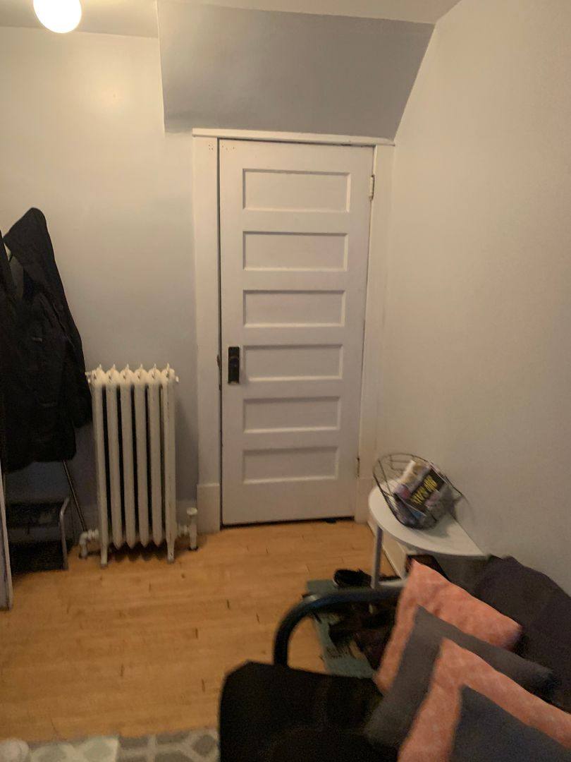 Apartment for rent at 808-810 University Ave SE, Minneapolis, MN 55414