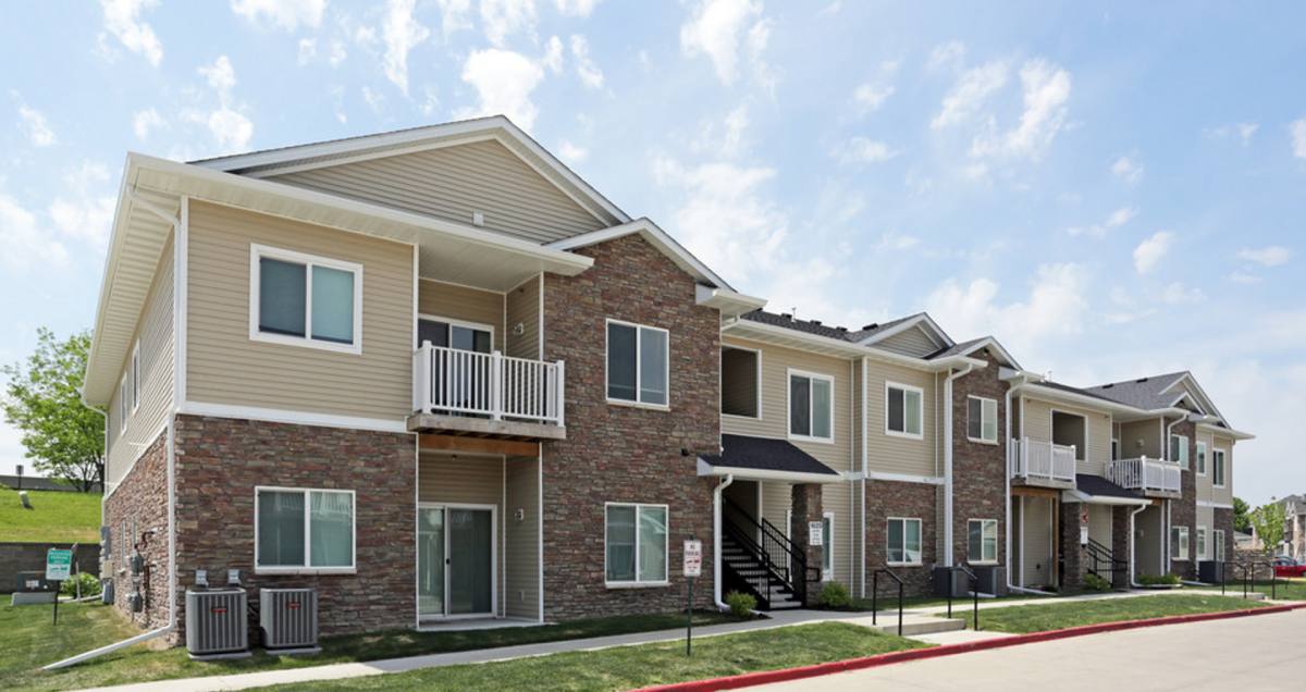 Apartment for rent at 1825, 1827 & 1841 - 34th Ave SW, Altoona, IA 50009