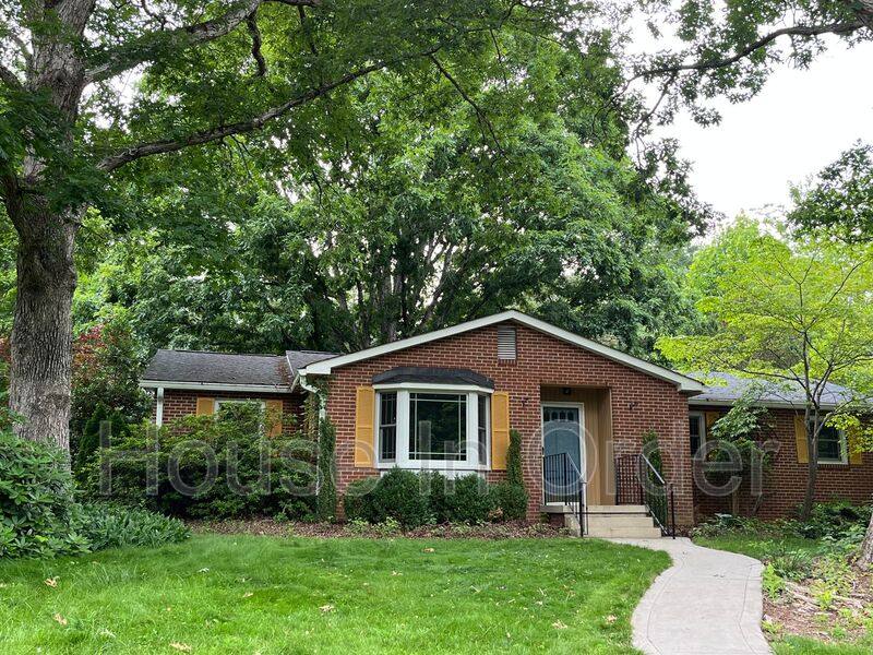 House for rent at 8 Oakwilde Dr, Asheville, NC 28803