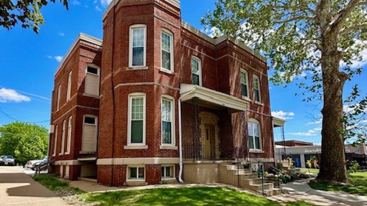 Apartment for rent at 563 S 26th Ave, Omaha, NE 68106