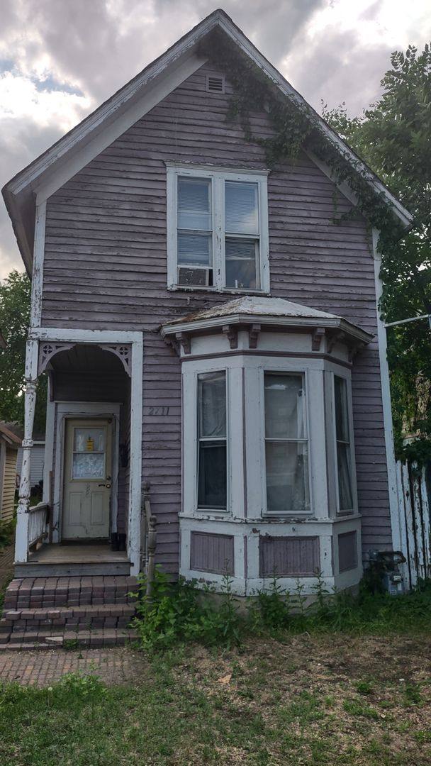 House for rent at 2711 Lyndale Ave S, Minneapolis, MN 55408