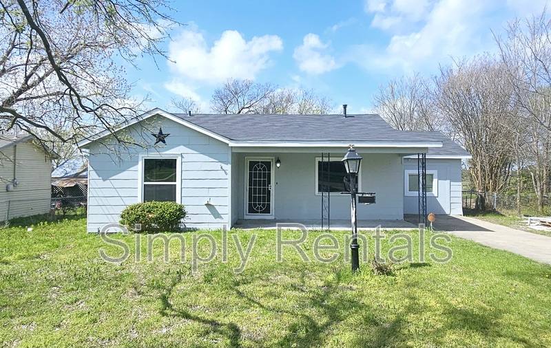 House for rent at 1409 Wolfe City Dr, Greenville, TX 75401