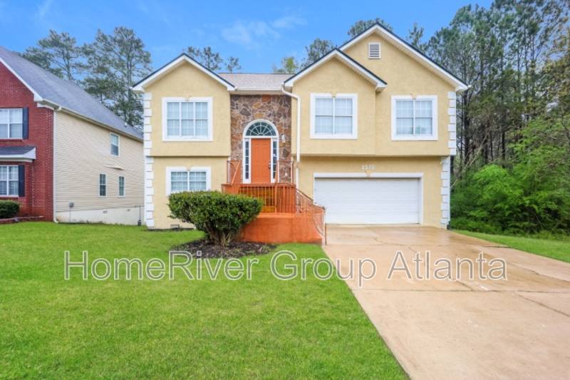 House for rent at 2175 Lake Royale Dr, Riverdale, GA 30296