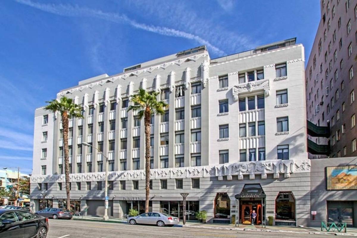 Condo for rent at 140 Linden Ave, Long Beach, CA 90802