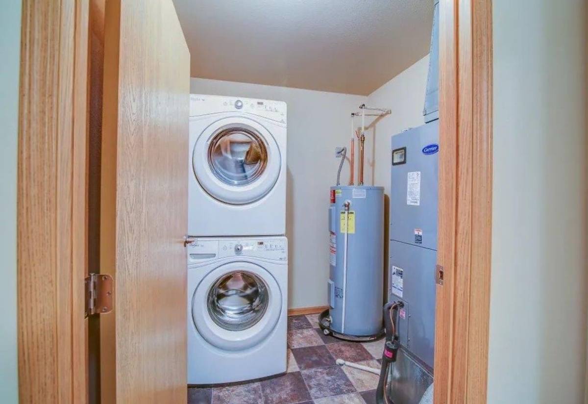 Apartment for rent at 4102-4302 Shoal Loop SE, Mandan, ND 58554