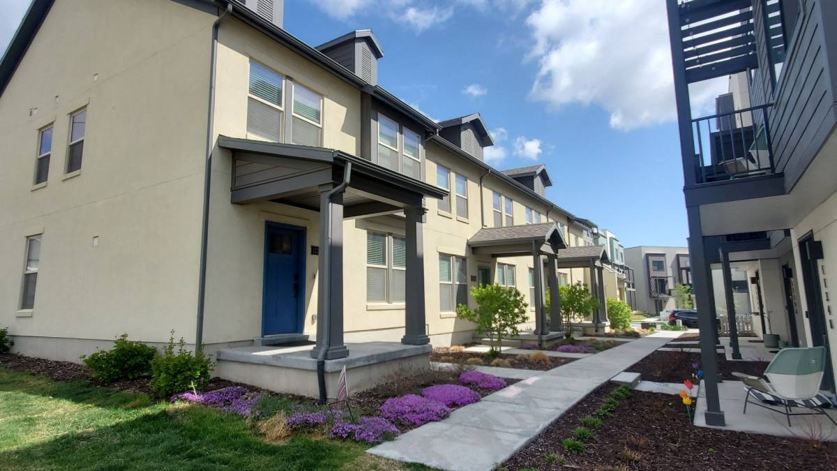 Townhouse for rent at 11338 S Willow Walk Dr, South Jordan, UT 84009