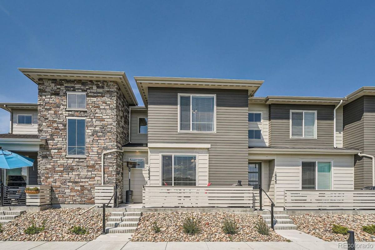Townhouse for rent at 16433 Askins Loop, Parker, CO 80134