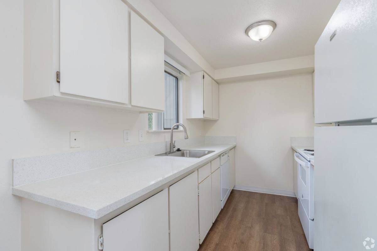 Townhouse for rent at 140 NE 47th Ave, Hillsboro, OR 97124