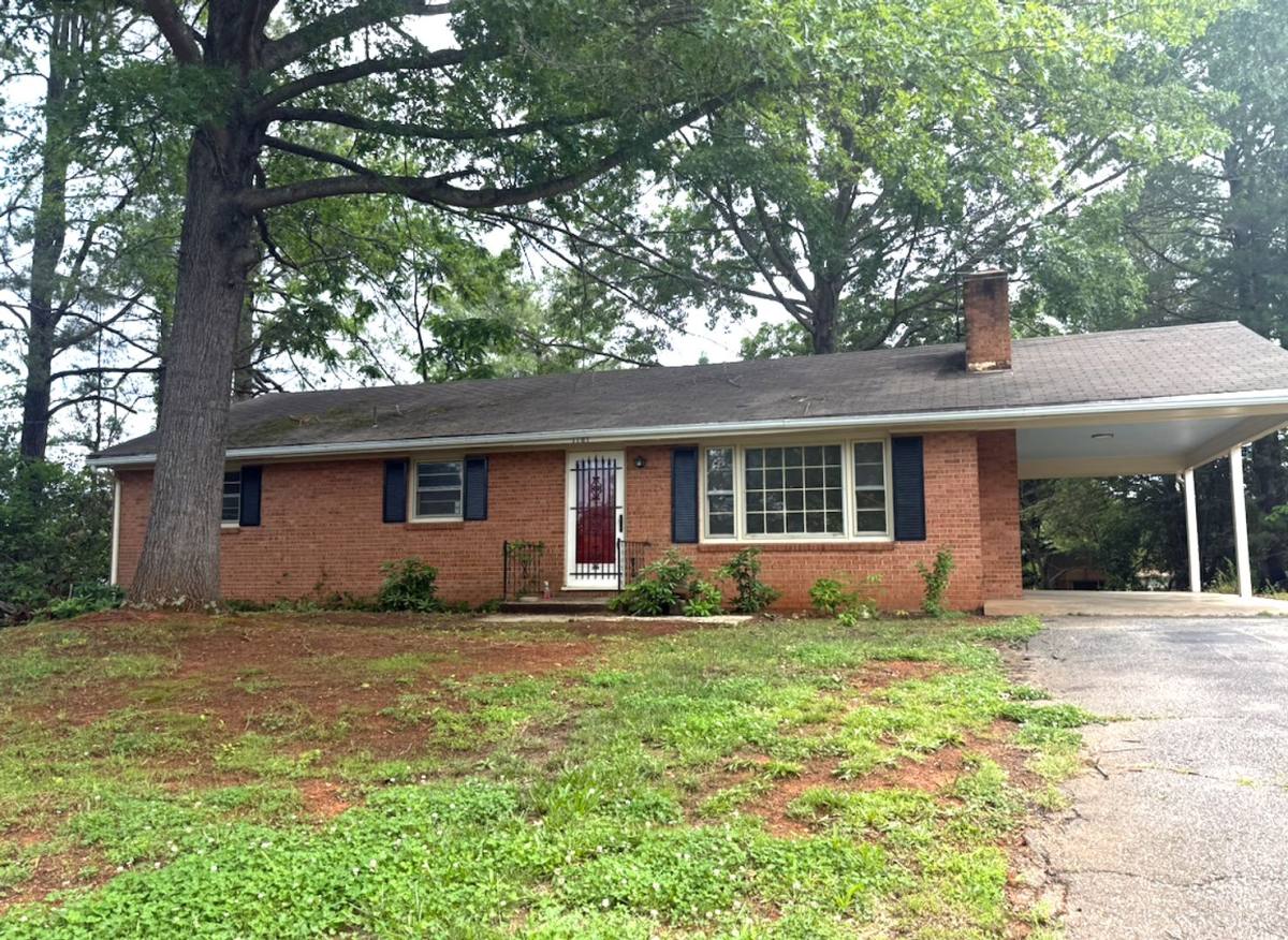 House for rent at 1101 Round Tree Dr, Bedford, VA 24523