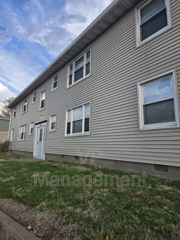 Apartment for rent at 418 23rd St #4, Bettendorf, IA 52722