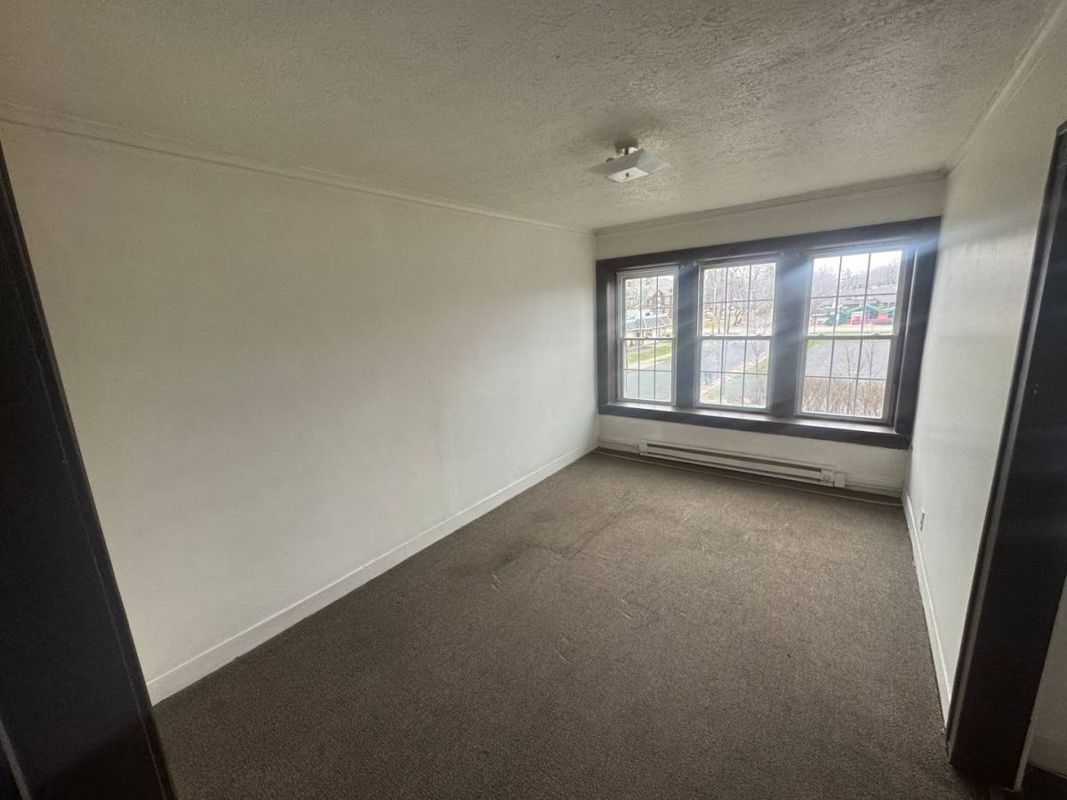 Apartment for rent at 2112- 2118 N Linn St, Peoria, IL 61604