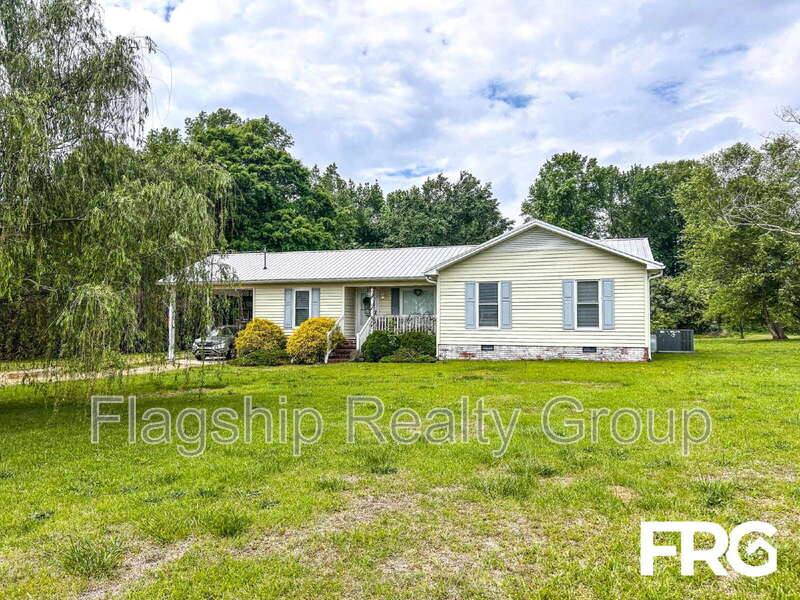 House for rent at 1100 Oberry Rd, Dudley, NC 28333